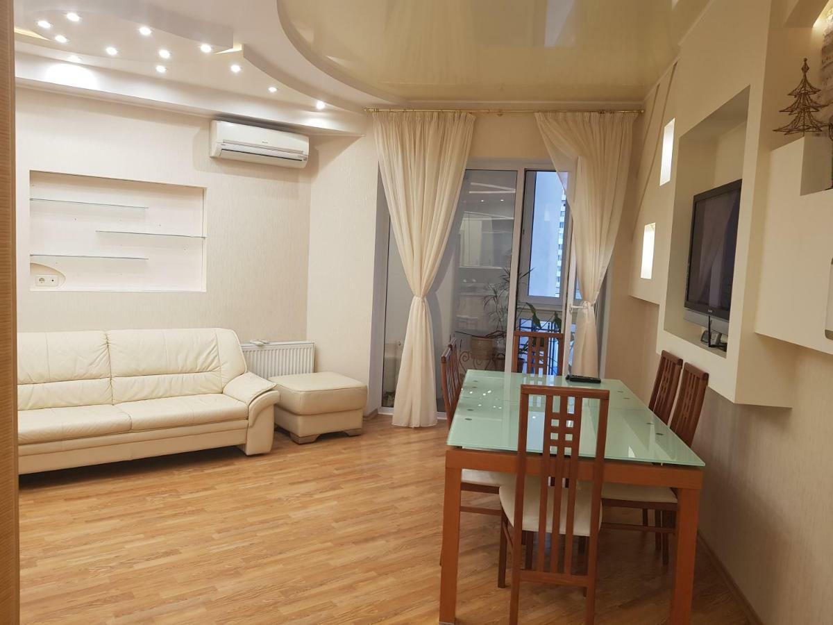 Апартаменты На Люстдорфской Odesa Exterior foto